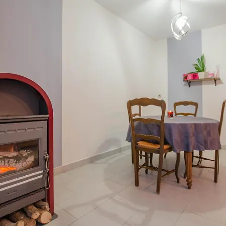 La Met Au Loup Tatil Evi